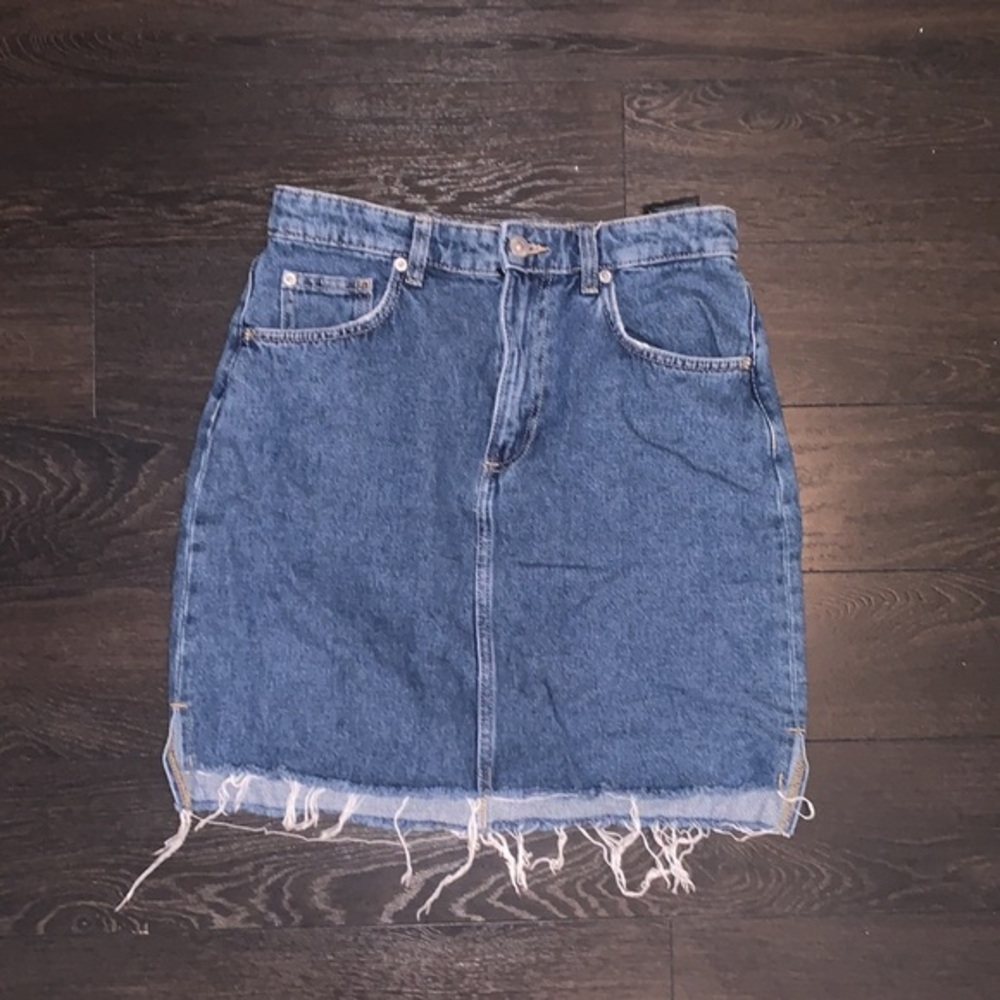 H&M denim skirt​